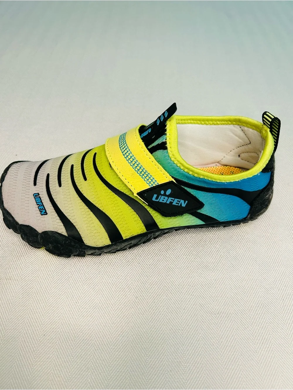 UBFEN Big Kids Water Shoes Aqua Socks Barefoot Beach Sports Swim Pool Quick Dry